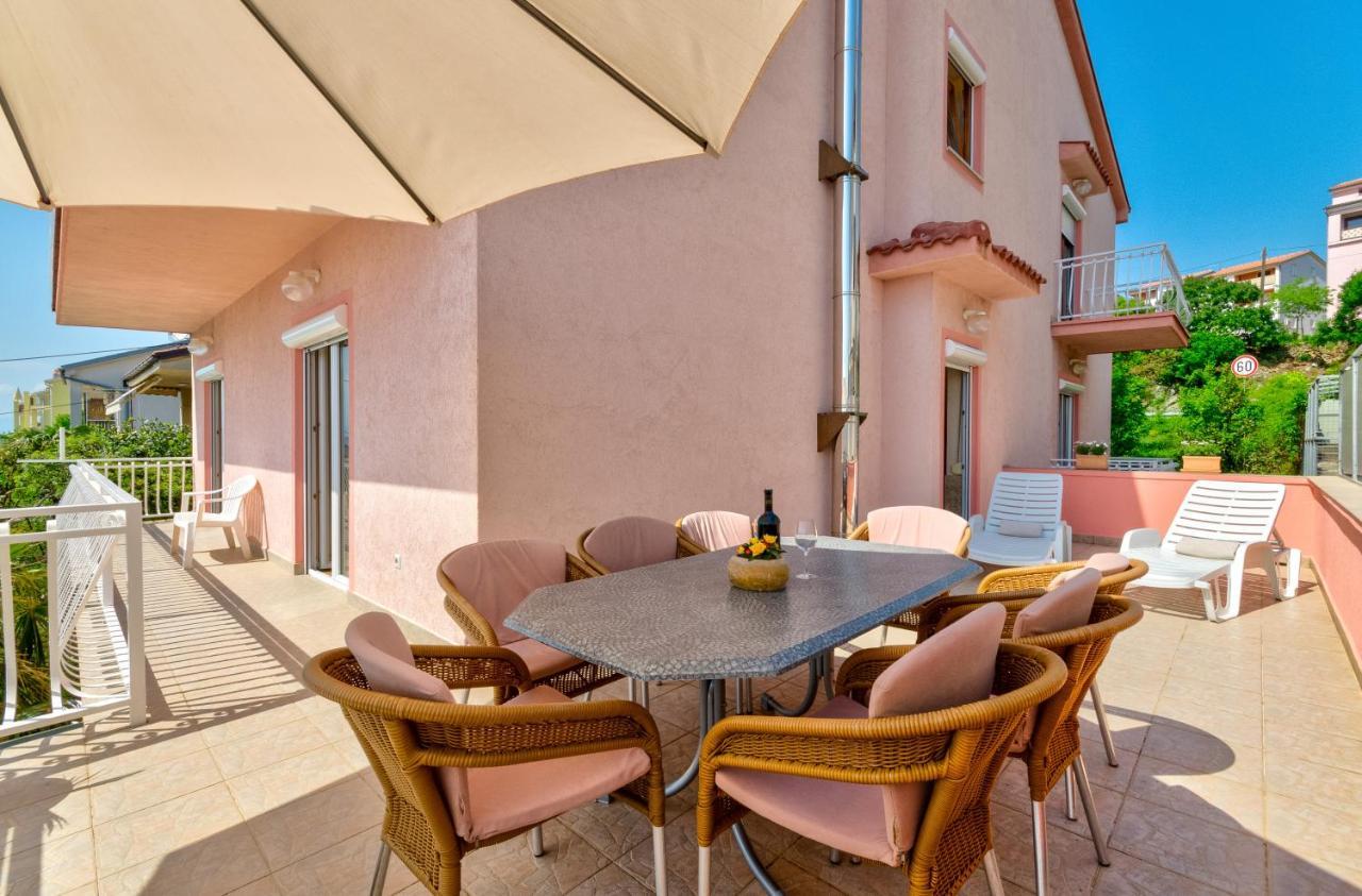 Apartment Abros