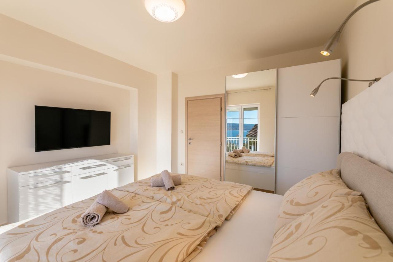 Apartment Abros