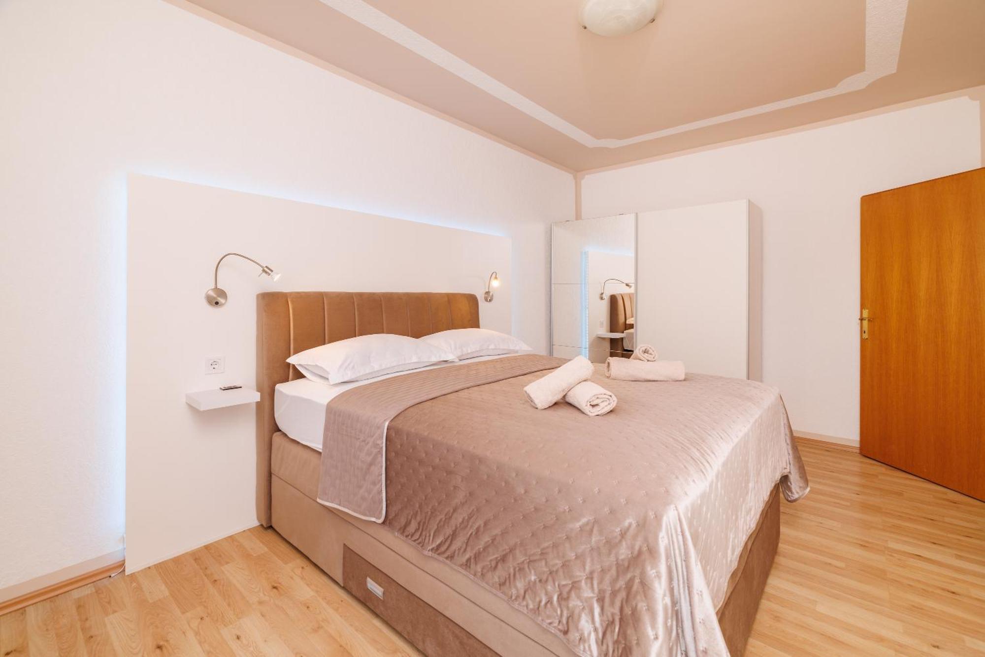 Apartment Abros