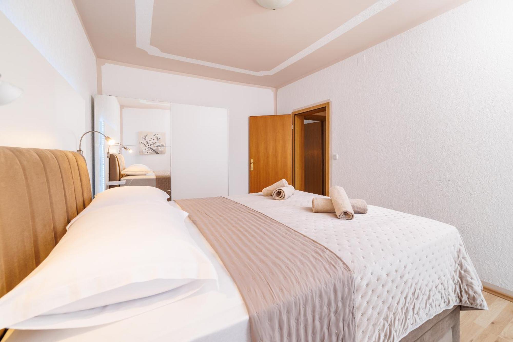 Abros Apartment
