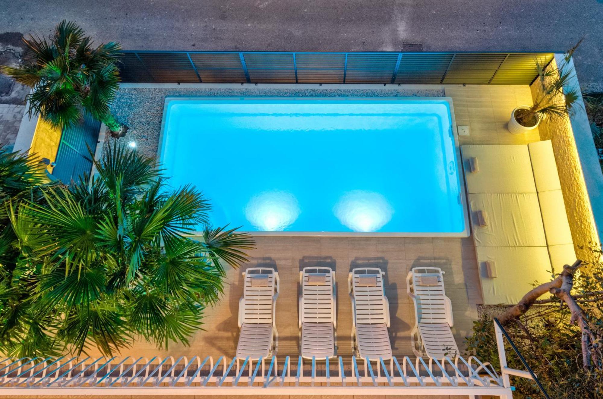 Apartment Abros